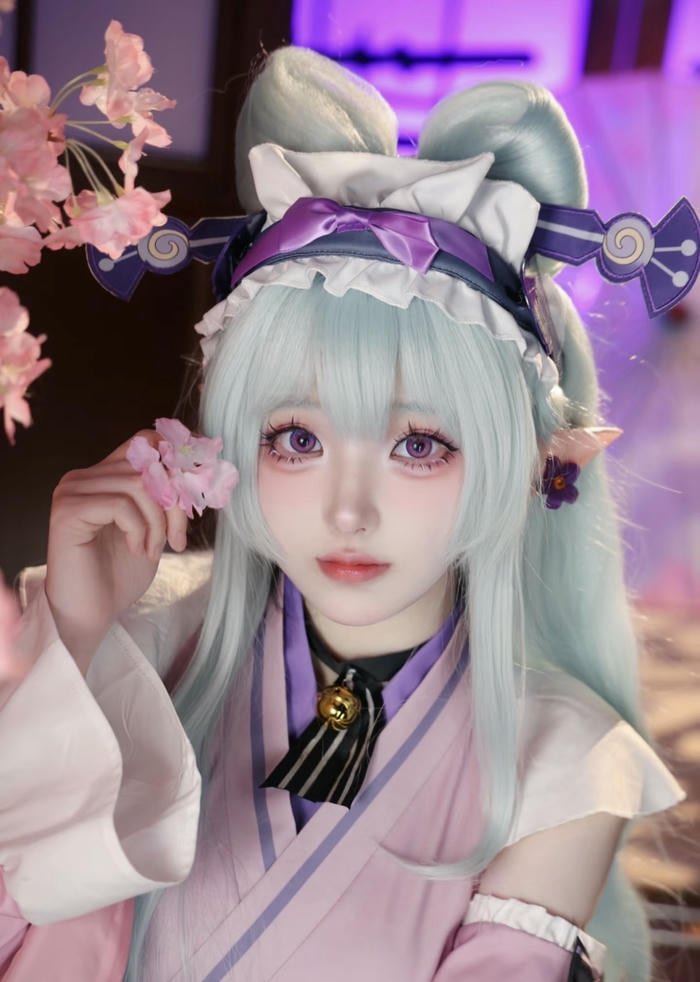 form dáng cosplay anime nữ