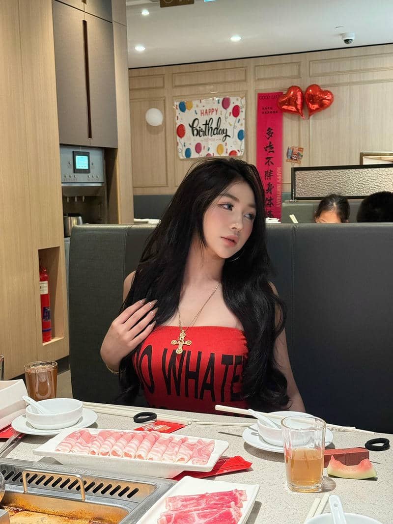 hình Trần Hà Linh đời thường