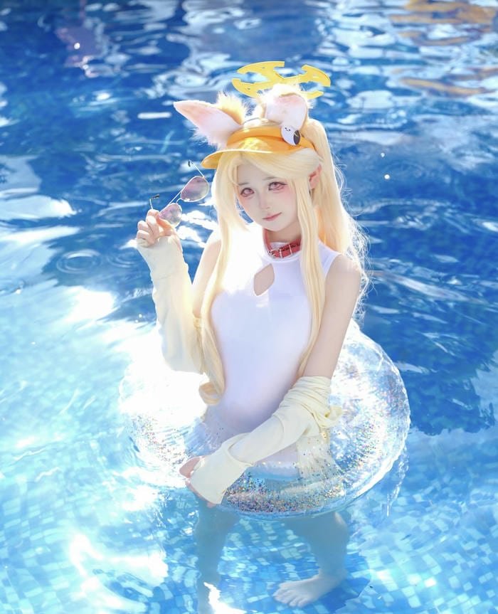 nổi bật gái xinh cosplay mặc bikini