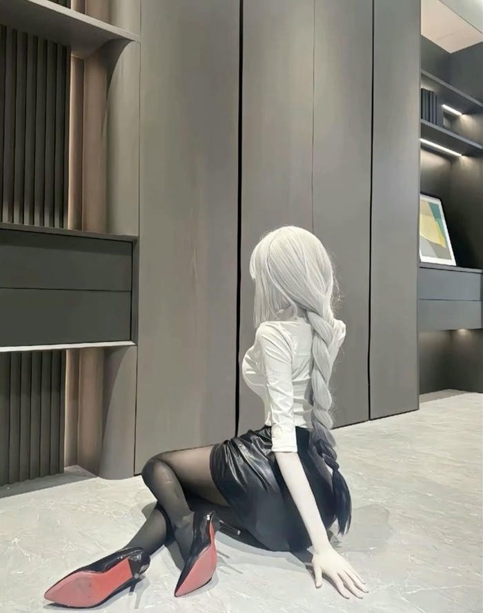 sạch gọn cosplay thư ký